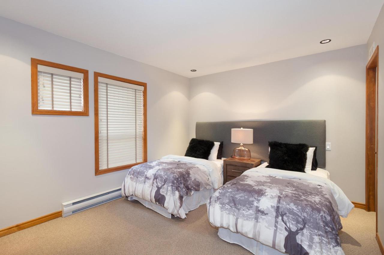 Painted Cliff 11 | Dog Friendly! Ski-In Ski-Out Benchlands Townhome W/ Hot Tub & Fireplace 휘슬러 외부 사진