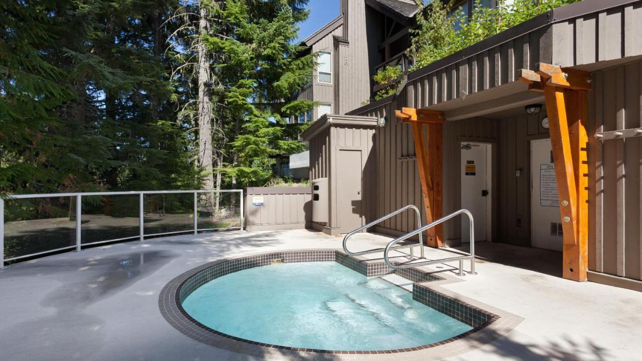 Painted Cliff 11 | Dog Friendly! Ski-In Ski-Out Benchlands Townhome W/ Hot Tub & Fireplace 휘슬러 외부 사진
