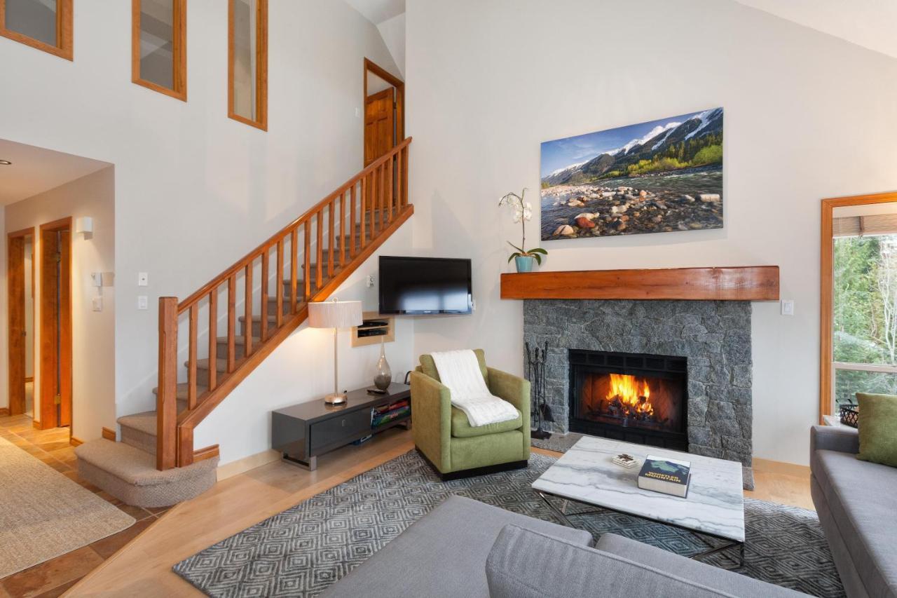 Painted Cliff 11 | Dog Friendly! Ski-In Ski-Out Benchlands Townhome W/ Hot Tub & Fireplace 휘슬러 외부 사진